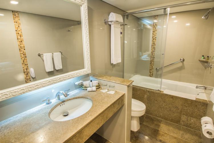 Junior suite bathroom with bathtub ghl hotel hamilton Hotel GHL Collection Hamilton Bogota