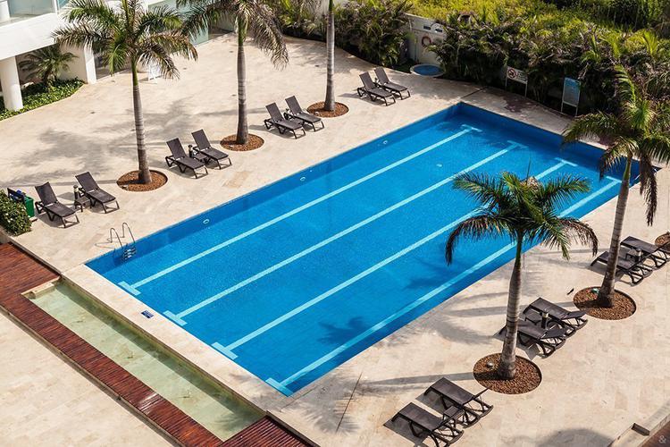 Swimming pool  Sonesta Cartagena