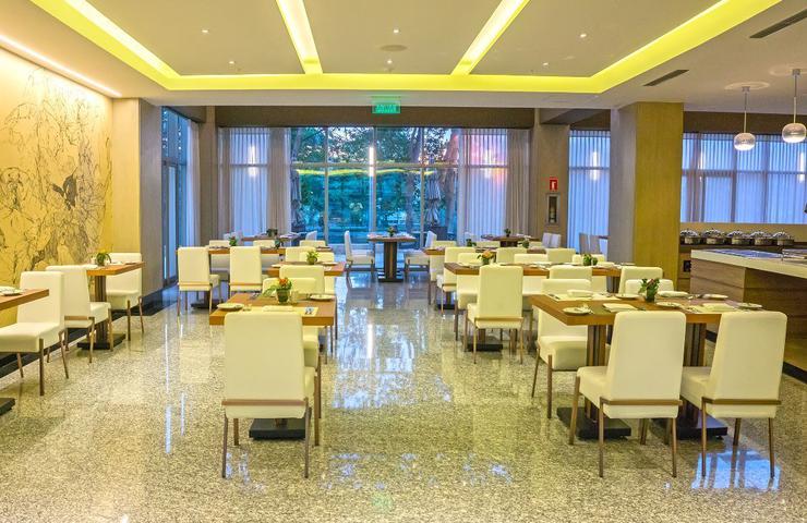 Mangle restaurant Hotel Radisson Guayaquil