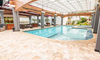 Swimming pool Sonesta Hotel Loja