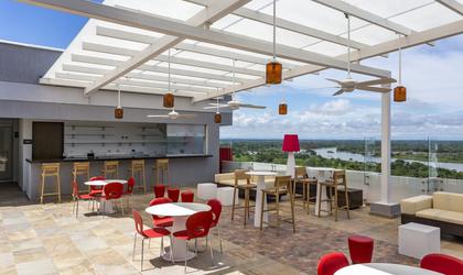 Lounge bar terrace Hotel Park Inn By Radisson Barrancabermeja