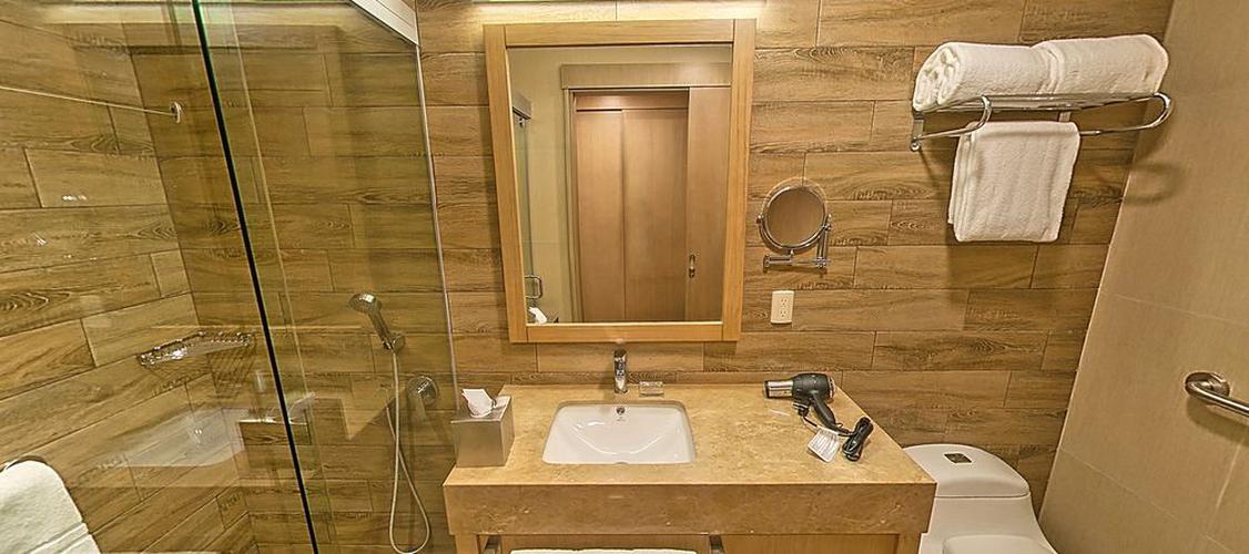 Bathroom Hotel Radisson Guayaquil