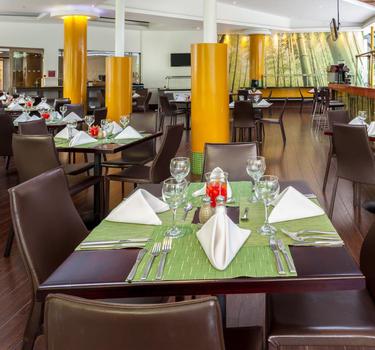 Cook´s restaurant Hotel Porton Medellín GHL