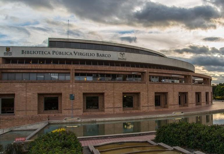 Virgilio barco library GHL Capital  Bogota