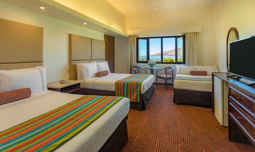 Twin+ca lake view room - 3 beds  Sonesta Posadas del Inca Puno