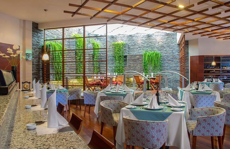 La fuente sushi & grill restaurant Sheraton Guayaquil Hotel