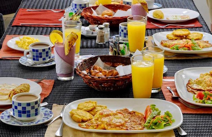 Sunset restaurant GHL Relax Hotel Makana Resort Tonsupa